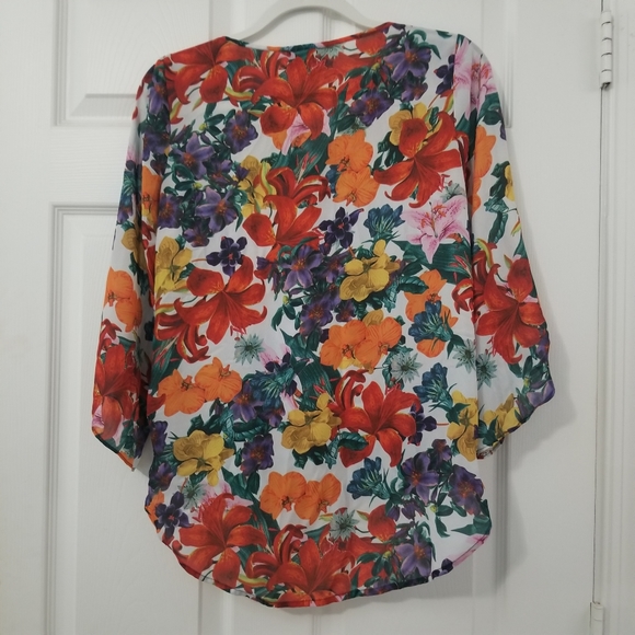 Floral Top - Picture 3 of 5